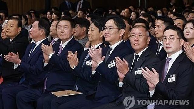 尹 내달 체코 방문에 삼성·SK·LG 총수 '경제사절단' 동행