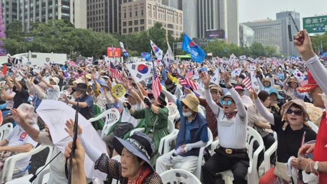 안보시민단체, 자체 핵무장 주장…