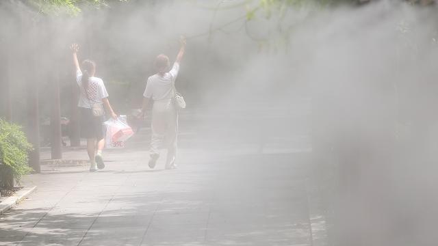 [내일날씨] 전국 곳곳 비…그친 뒤 체감 35도 무더위