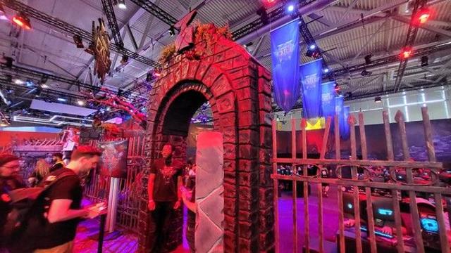 [게임스컴 체험기] ‘패스 오브 엑자일2’, 고난도 핵앤슬래시와 로컬 협동의 즐거움