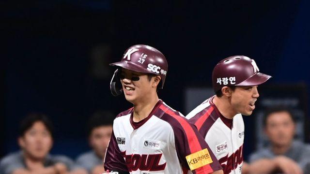 변상권, 백투백 홈런에 싱글벙글