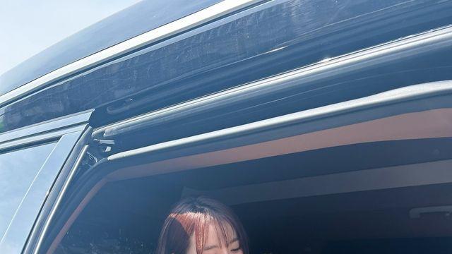 설하윤, 반려견과 함께한 사랑스러운 순간에 어울리는 러블리 스타일링