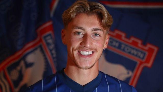 [오피셜] 토트넘서 쫓겨나 2부 최고 공격수로!...다시 PL 복귀→입스위치에 263억에 입단