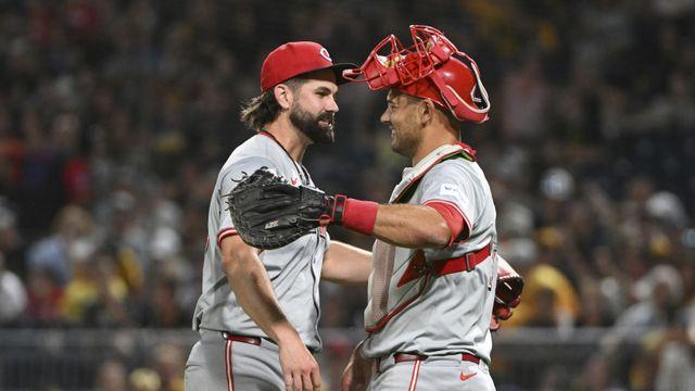 'LG 방출'→한 달 만에 빅리그→'3이닝 퍼펙트 세이브'까지...'잠실 예수' 켈리, 녹슬지 않았네