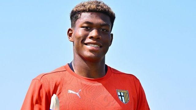 '아시안컵 때 그 선수 맞아?'...파르마 간 일본 흑인 GK, 세리에서 연속 선방쇼! No.1 자리 굳혀