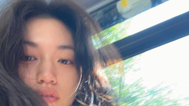 김도연, 자연스러운 일상 속 빛나는 스타일… 팬들 마음 저격