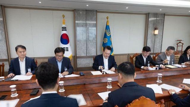 尹 대통령, 제100차 수석비서관회의에서 