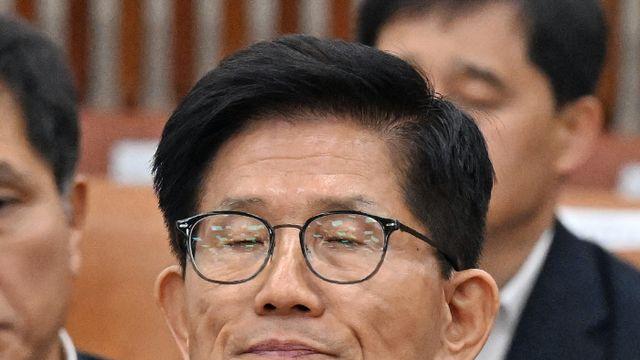 [포토] 생각 잠긴 김문수