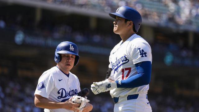 “굉장히 무서웠다” 로버츠 감독도 놀란 오타니 손목 사구, 엑스레이 결과 ‘클린’