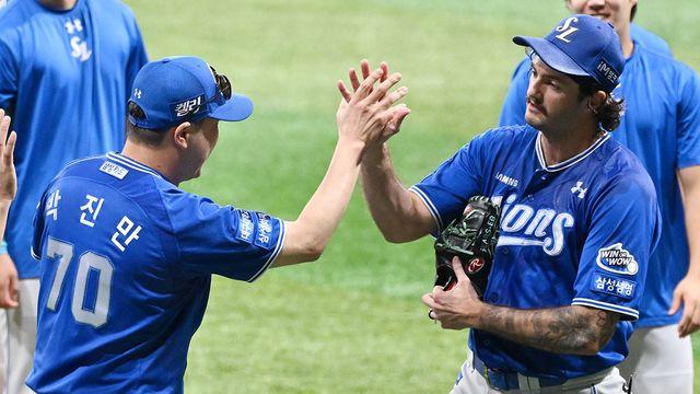 뷰캐넌 이후 836일 만에 '삼성 외인 완봉승'…국민 유격수도 반색 