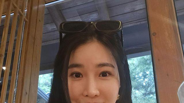 다비치 이해리, 여유로운 일상 속 세련된 루즈핏 스타일링