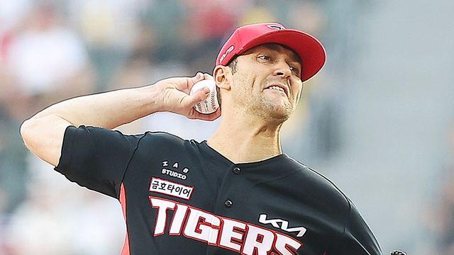 1선발 투수 제임스 네일 심각한 부상…KIA 구단 고심 끝에 '냉정한 결단'