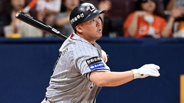 '반즈를 공략하라' 돌아온 안치홍이 받은 특명…복귀하자마자 1번 지명타자로 선발 출전 [사직 현장]