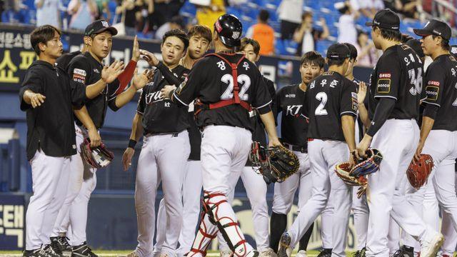 '7~9회 타점 1위' 뒷심의 KT, 오늘도 폭발...LG 수호신 격파, '약속의 8회'에 5득점 역전승 [IS 잠실]