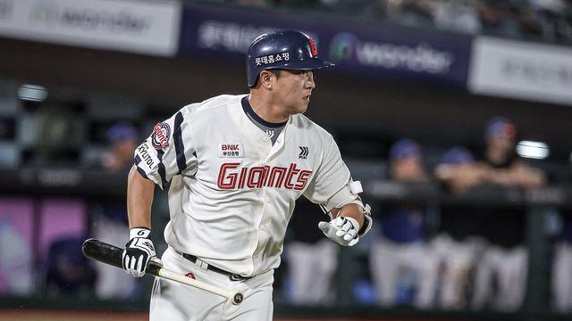 낡지마 정훈!…'비+무박 2일' 달콤한 승리의 주역, 여전히 롯데에 필요하다 [사직 현장]