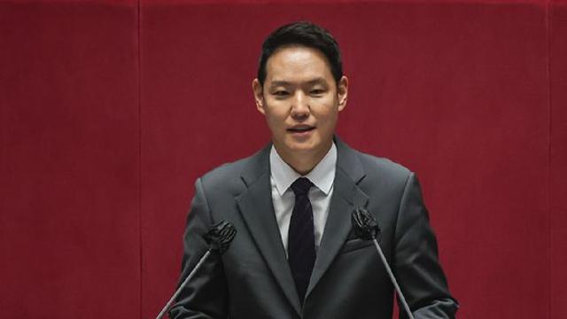 의사인 父도 '응급실 뺑뺑이' 돌다 숨져…김한규 '울분'