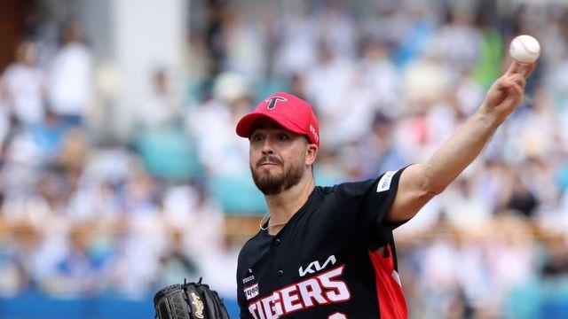 ‘야심차게 몸 풀었는데…’ KIA 스타우트, KBO리그 데뷔전서 4이닝 5실점