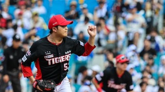 KIA 역전승 이끈 김기훈의 역투…호랑이 꼬리잡기 저주는 계속