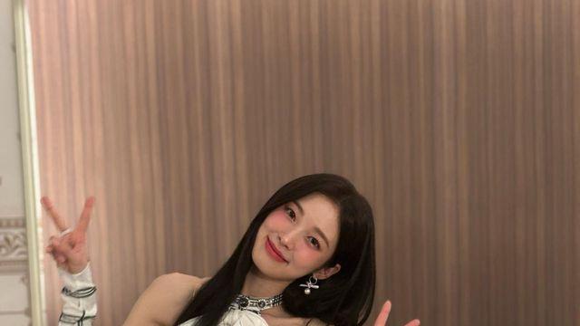 오마이걸 아린, 드레스부터 캐주얼까지 다채로운 스타일로 빛나다 