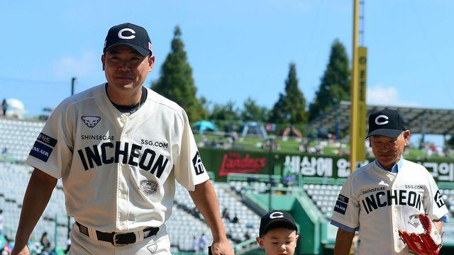 노경은 ‘특별한 시구-시타-시포’
