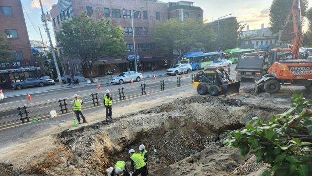 '연희동 싱크홀' 수도관 파손누수 없어...서울시, 1차조사 완료