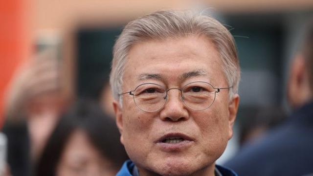 檢, 文에 '직접뇌물죄' 검토…