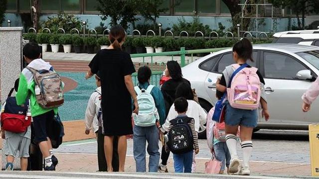 '날벼락' 군포서 등교하던 초등생 9명 병원 이송...“주변 통제 중”