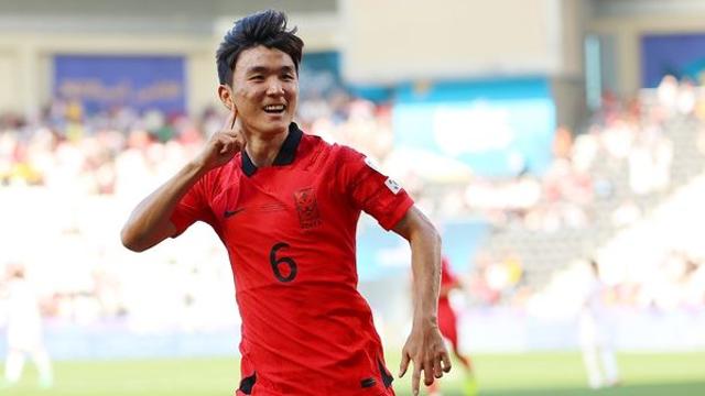 한국 축구 대표팀 미드필더 황인범, 네덜란드 페예노르트 이적 [오피셜]