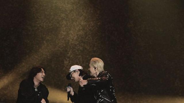 ‘빅뱅 지우기’ 탑과 비교되네…지디X대성, 태양 콘서트서 ‘찐’ 우정 훈훈