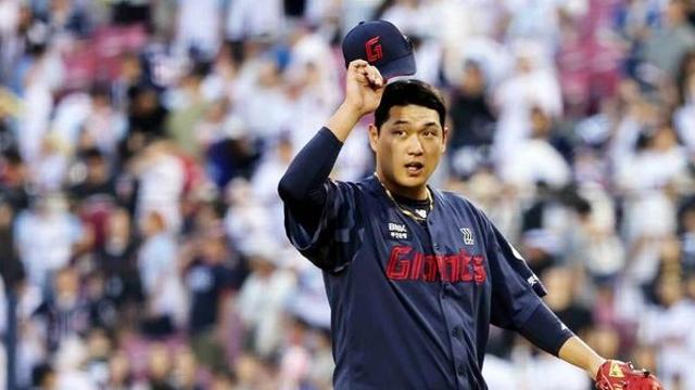 불륜 의혹에 술자리 논란까지… 사건 연달아 터졌던 현역 롯데 자이언츠 투수, 근황이 놀랍다