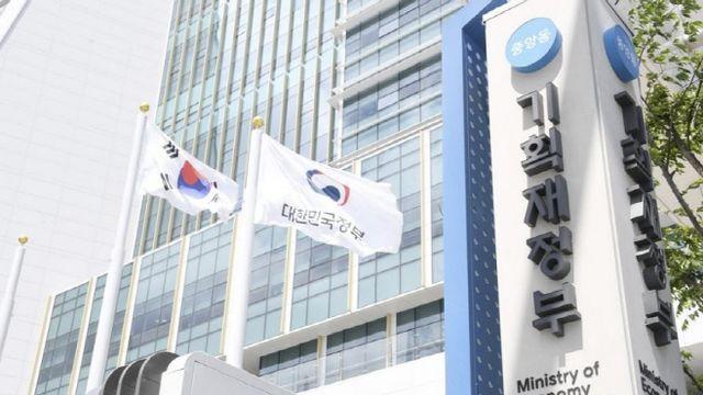 한전 등 빚 많은 14개 공공기관, 2026년까지 32조원 재무개선