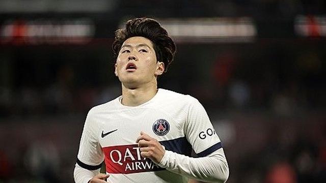 '세리에A 득점왕' 버리고 이강인 택한 PSG, 현실은 감독이 외면→출전시간 '급감'