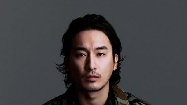 “안지우면 내용증명 보낸다고…뭐라는 건지” 뉴진스 MV 감독, 어도어 입장문 반박 [전문]