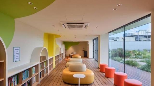 스타필드 수원, '스타가든 도서관'과 '꽃내음정원' 선봬