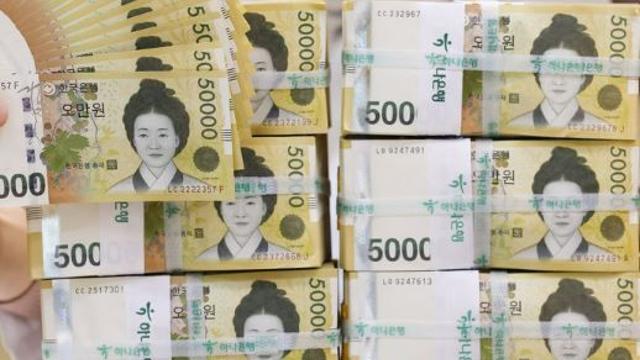 혈세로 갚아야 할 적자성 채무 900조 육박