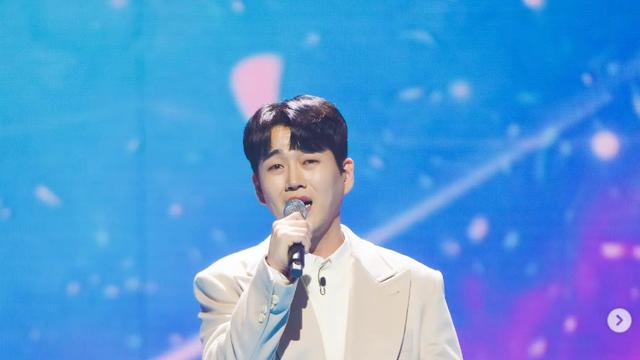 황영웅, 치열한 승부끝에 트롯스타 8월 1위...안성훈·진욱·손태진·송민준·송가인 뒤이어