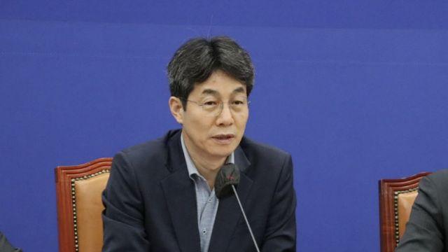 윤건영 