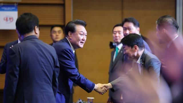 與 내부서도 '의료대란' 아우성…