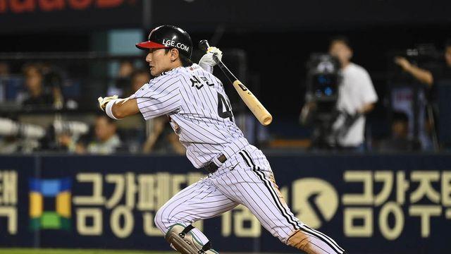 '손목 염증' LG 내야수 신민재, 1군 엔트리 말소...