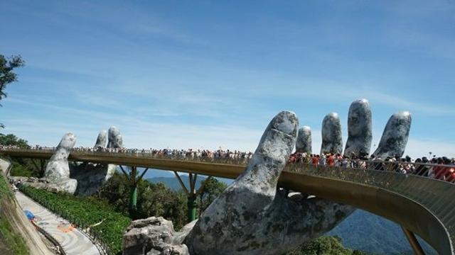 다낭을 관광지에서 여행지로 바꿔버린 '바나힐'