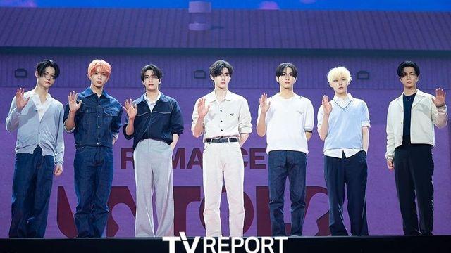 “비행기에서 아이돌 옆에 앉으려는 사생팬”…진짜 소름 사건 벌어졌다