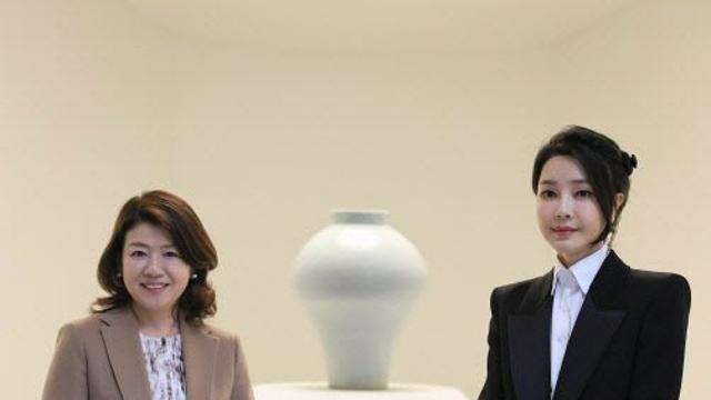 음악으로 친교 나눈 한일 퍼스트레이디…함께 K-팝 엔터사 방문