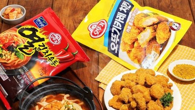 오뚜기, 롯데마트·롯데슈퍼 전용 신제품 '카레치킨·열김치우동' 출시