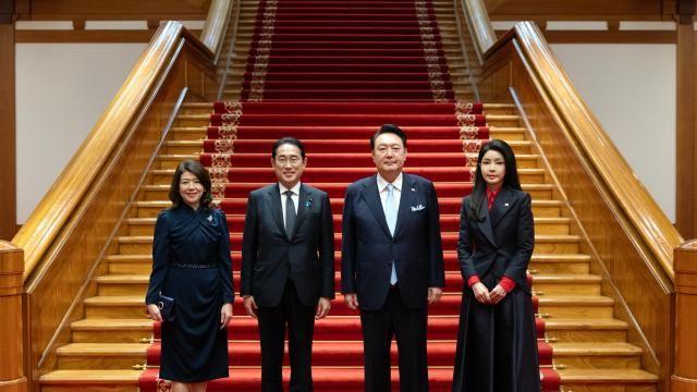 김건희·유코 여사, 'K팝 현장' 격려 방문...