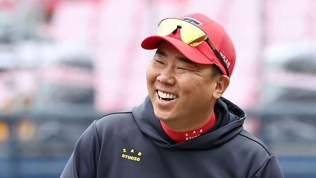 '타선 폭발→14점 차 대승' 이범호 감독 