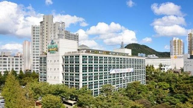 부산 연제구청 폐배터리 보관함서 불…인명피해 없어