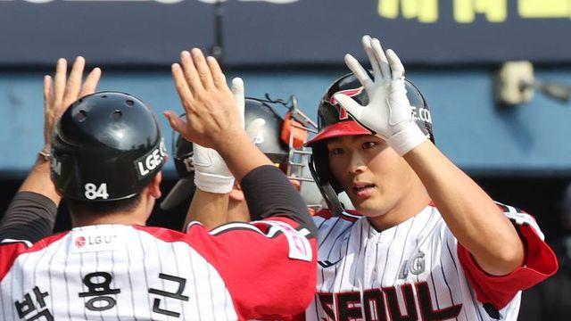 홈런→2루타 둔갑에 울었던 LG 이영빈, 개인 최고 인생 경기에 웃다