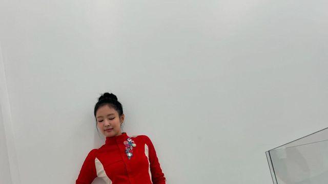 제니, 독보적인 비주얼과 스타일로 눈길을 끌다