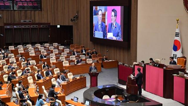 여야, '尹내외' 두고 격돌…