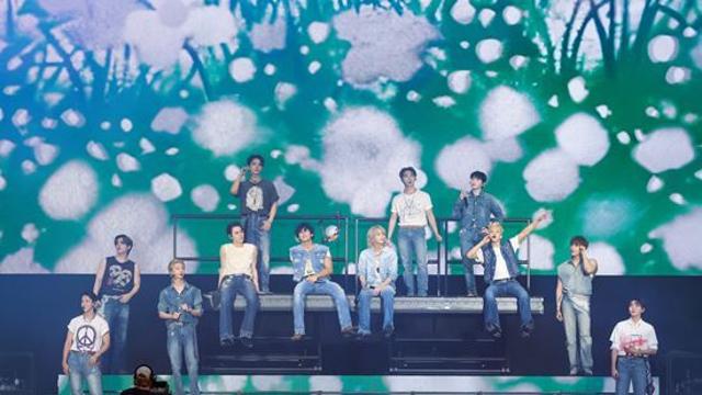 세븐틴, 언어 장벽 넘었다…'롤라팔루자 베를린' 무대 성공적